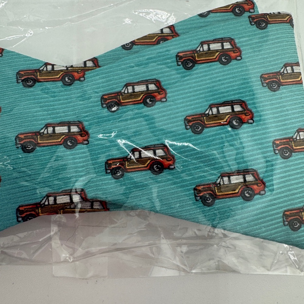 NWT Southern Proper Jeep Wagoneer Bow Tie - Picture 2 of 4